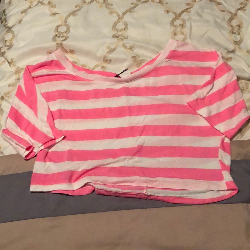 🌸 Striped crop top
